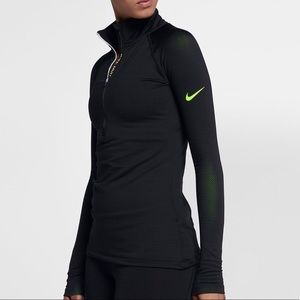 Nike Pro Hyperwarm Half-Zip Women’s Training Top